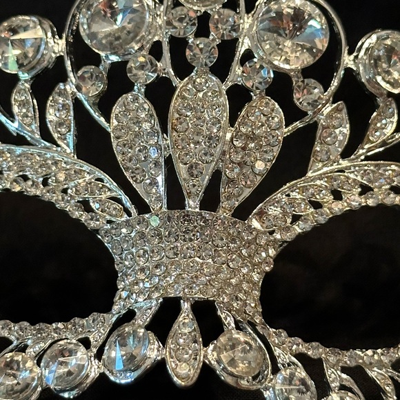 Venetian Mardi Gras Mask Rhinestone Masquerade Party Halloween Special Occasion - Picture 3 of 6